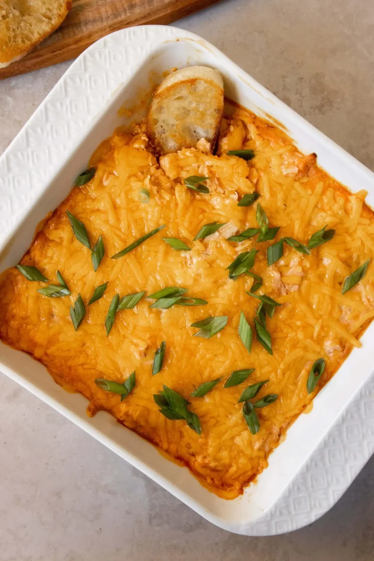 Buffalo Chicken Dip With Greek Yogurt